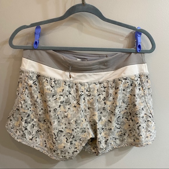 Lululemon shorts - Picture 4 of 5